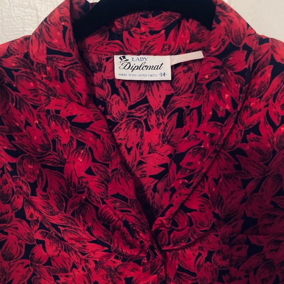 Gorgeous and Unique Vintage Pajama Style Blouse - Picture 3 of 3